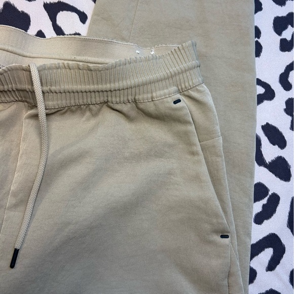 Nike Woven Tech Pants | Men’s Medium | Tan Khaki - Picture 10 of 11
